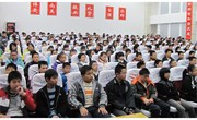 我校召开期中全体寄宿生会议