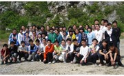 我校组织初二初三年级同学进行社会实践活动