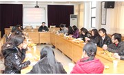 我校举行新老班主任工作经验交流会