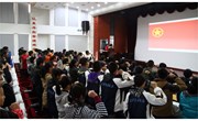 我校举行初二新团员入团仪式