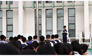 缅怀先烈，志存高远