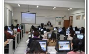 我校举行全体班主任会议