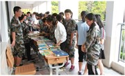 我校举办第九届校园爱心书市义卖活动