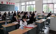 我校举行周日备课组活动