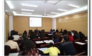 我校召开初二年级期中质量分析会