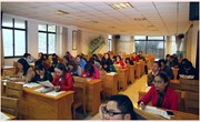 初二年级召开期中质量分析会