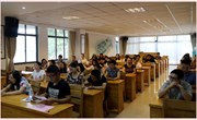 我校召开骨干教师会暨微型课题培训会