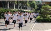 我校举行初一新生紧急疏散演习