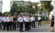 如皋市教育考察团考察我校