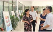 周勤第代市长教师节前夕到我校走访慰问教师