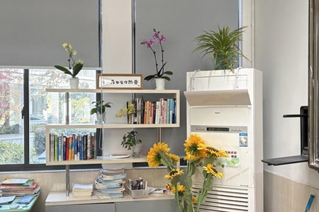 温馨满室，筑梦成长——常熟市外国语初级中学第十八届校园科技文化艺术节暨外语节系列活动之温馨教室评比