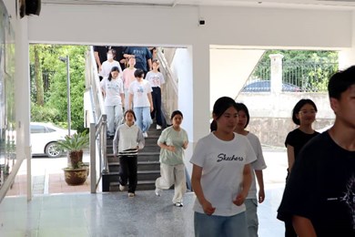 抓实应急疏散演练，筑牢校园安全壁垒——我校进行应急疏散演练
